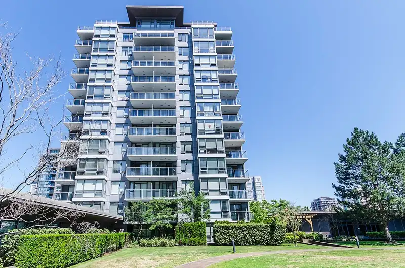 1802 6331 BUSWELL STREET - photo 1 of 34