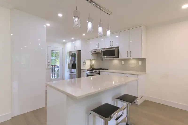 1543 CHADWICK AVENUE - photo 1 of 24