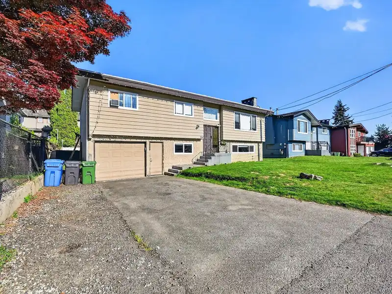 2068 RIDGEWAY STREET - photo 2 of 26
