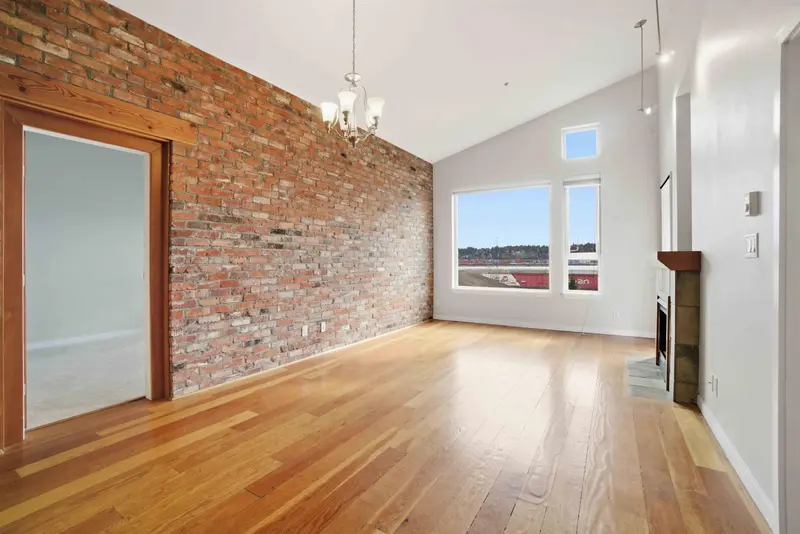 407 250 SALTER STREET - photo 3 of 16