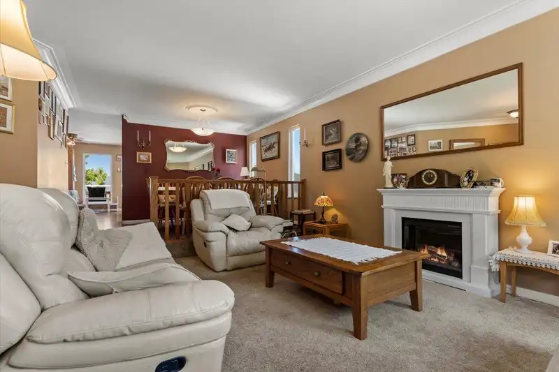 47465 SWALLOW CRESCENT - photo 4 of 40