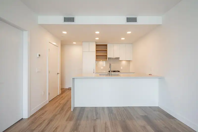 2101 4433 ALASKA STREET - photo 1 of 24