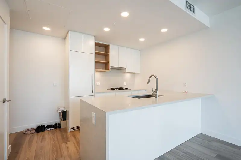 2101 4433 ALASKA STREET - photo 4 of 24