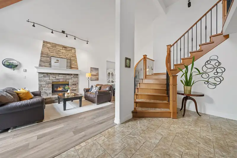 10519 SLATFORD STREET - photo 4 of 40