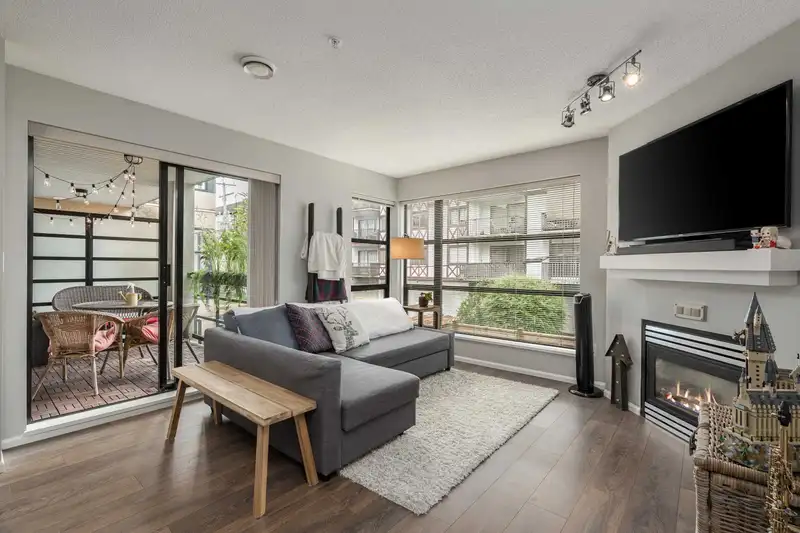 305 124 W 3RD STREET - photo 2 of 32