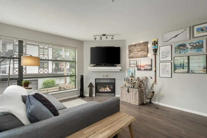 305 124 W 3RD STREET - photo 3 of 32