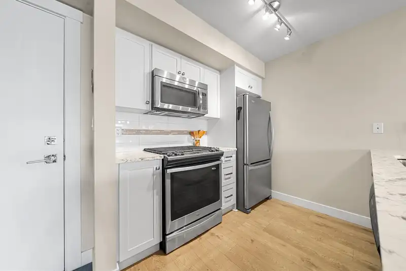 208 4815 55B STREET - photo 2 of 22