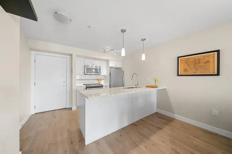 208 4815 55B STREET - photo 3 of 22