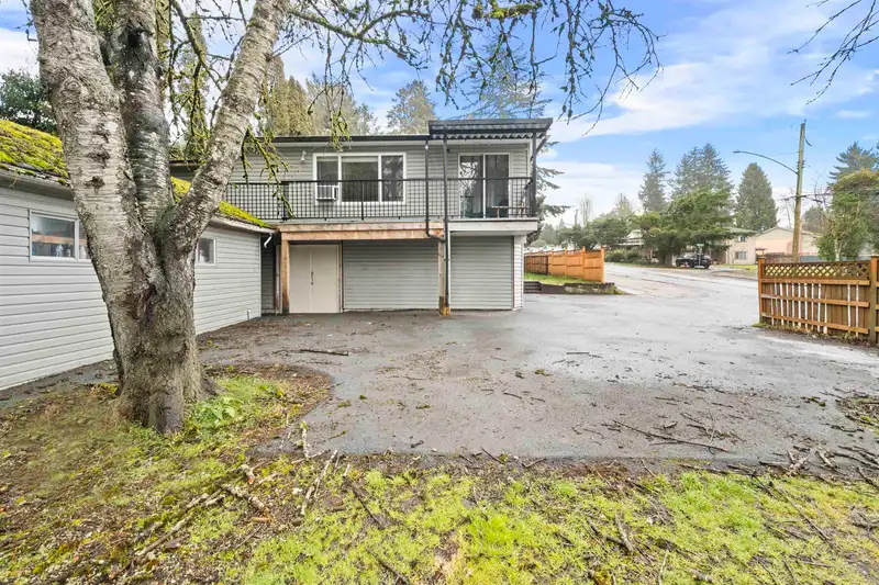 13059 100 AVENUE - photo 4 of 32