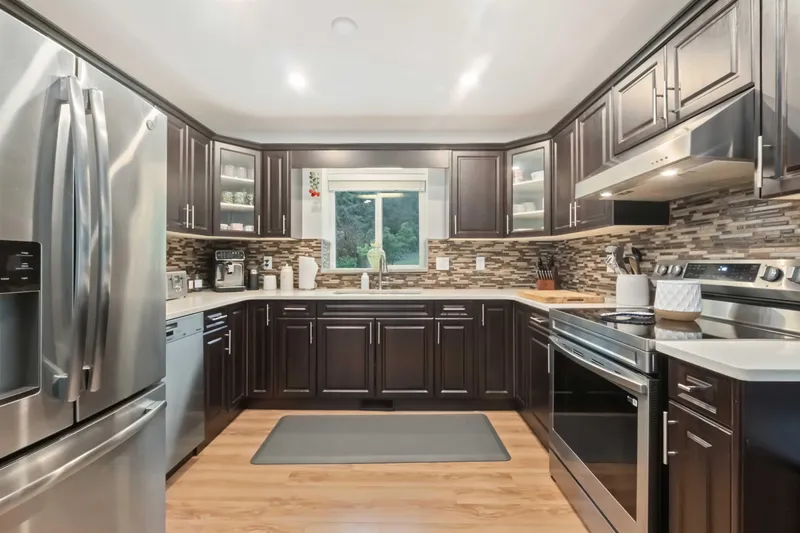 27111 122 AVENUE - photo 4 of 25