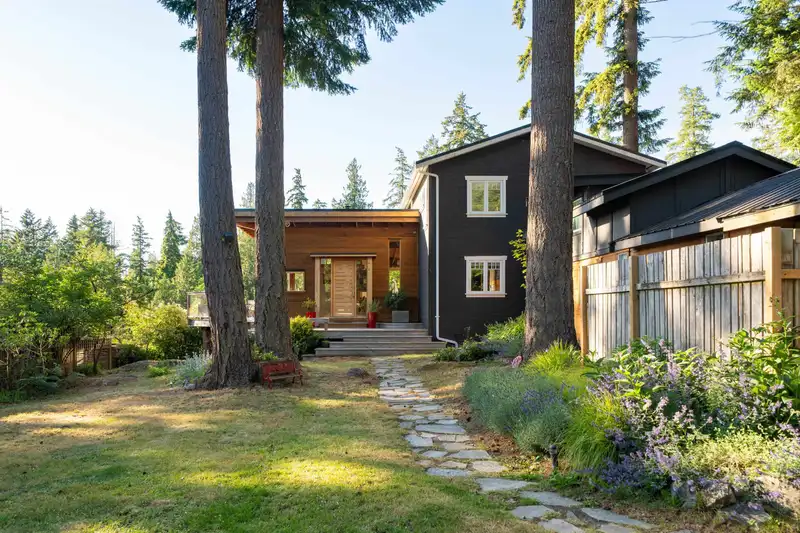 1506 WHITESAILS DRIVE - photo 3 of 36