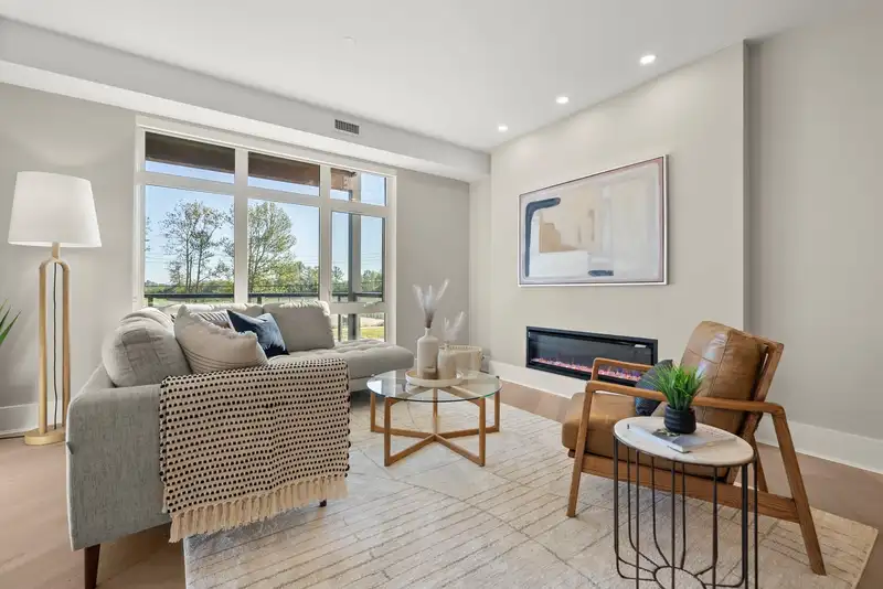 203 6111 DYKE ROAD - photo 3 of 39