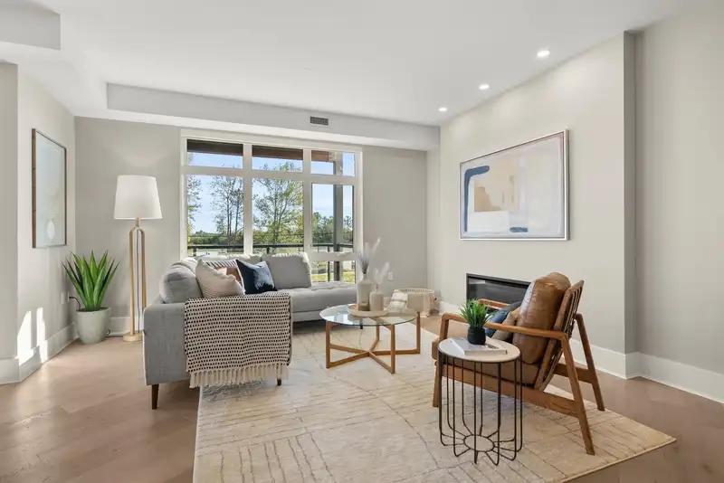 203 6111 DYKE ROAD - photo 4 of 39