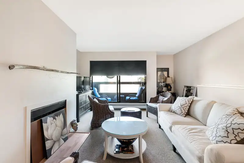 307 8591 WESTMINSTER HIGHWAY - photo 3 of 40
