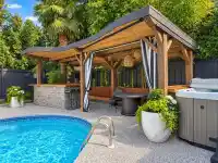 1050 EDEN CRESCENT - thumbnail 1