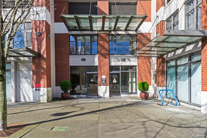 1001 5933 COONEY ROAD - photo 2 of 25