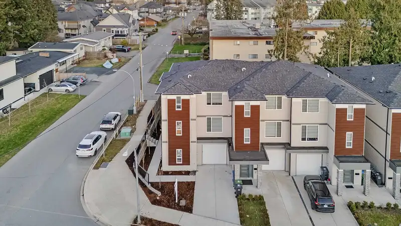 2596 JANZEN STREET - photo 1 of 38