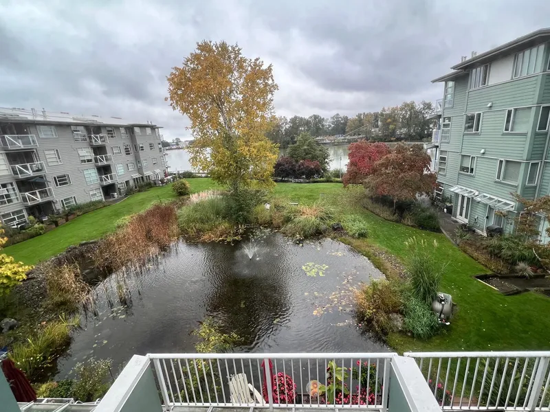 1950 E KENT SOUTH AVENUE - photo 1 of 20