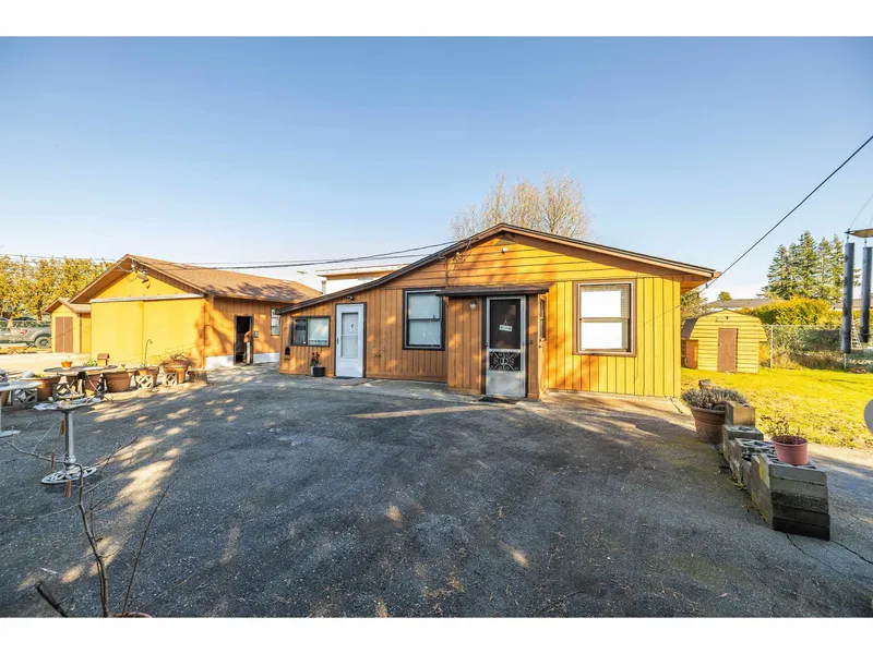 26968 30 AVENUE - photo 4 of 25