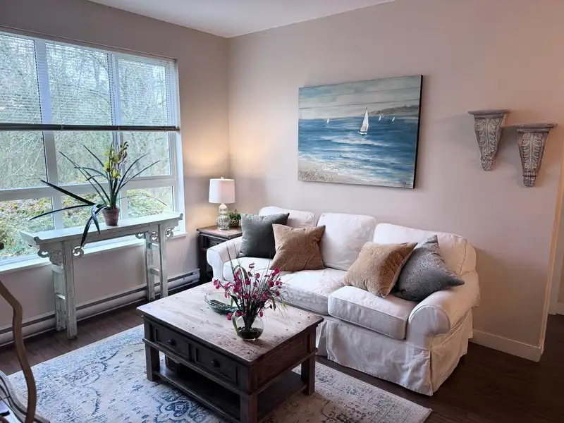 212 15428 31 AVENUE - photo 1 of 28