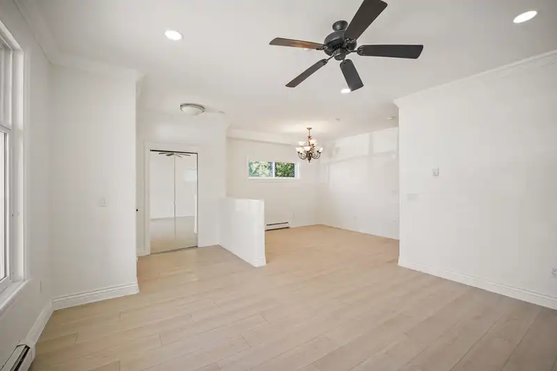 15554 RUSSELL AVENUE - photo 2 of 35