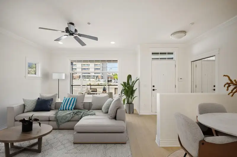 15554 RUSSELL AVENUE - photo 3 of 35