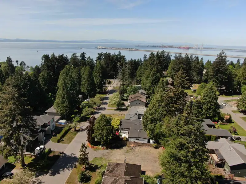 4885 5 AVENUE - photo 1 of 5