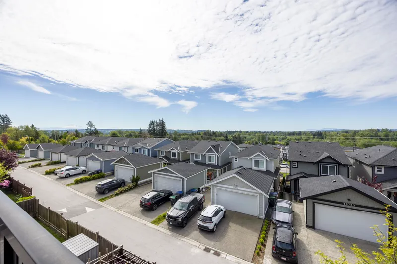 16764 16A AVENUE - photo 3 of 12