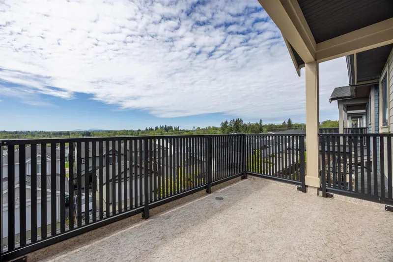 16764 16A AVENUE - photo 4 of 12