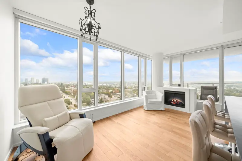 1808 8555 GRANVILLE STREET - photo 2 of 25