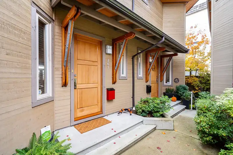 261 W 5TH STREET - photo 3 of 36