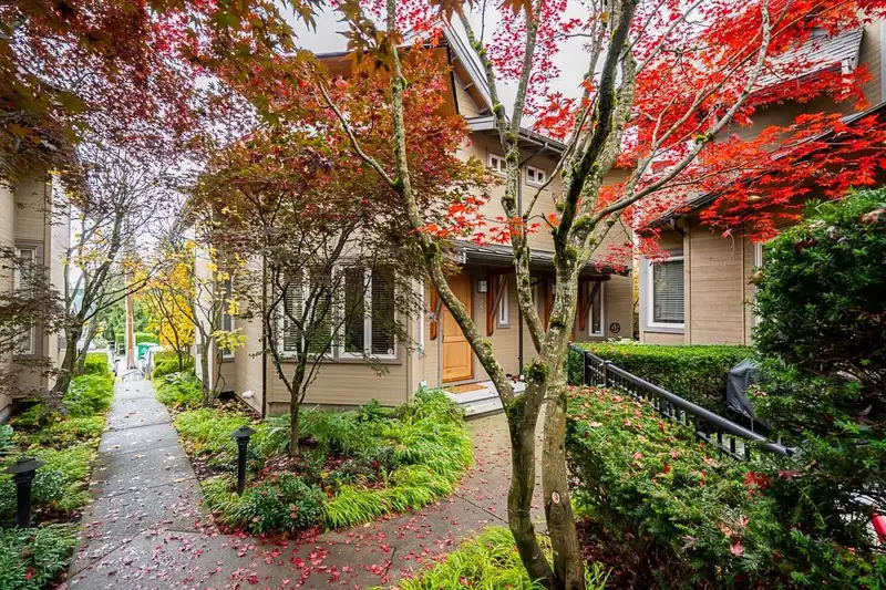 261 W 5TH STREET - photo 4 of 36