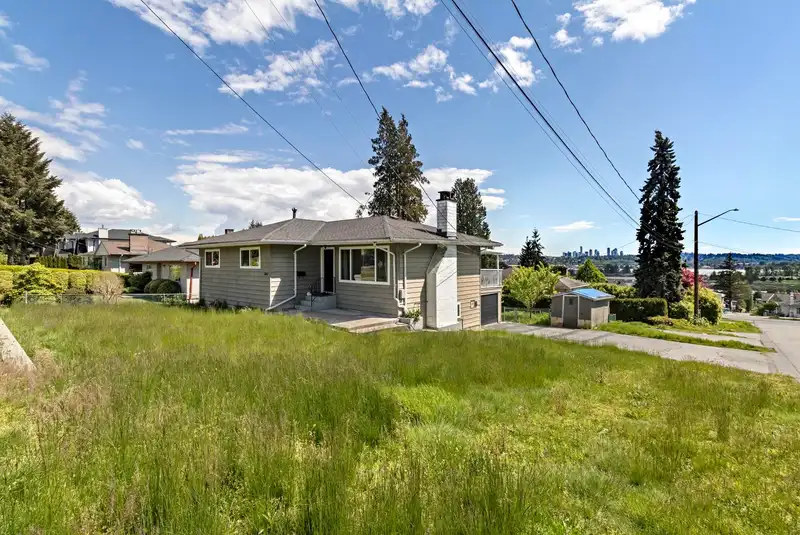 946 QUADLING AVENUE - photo 1 of 16
