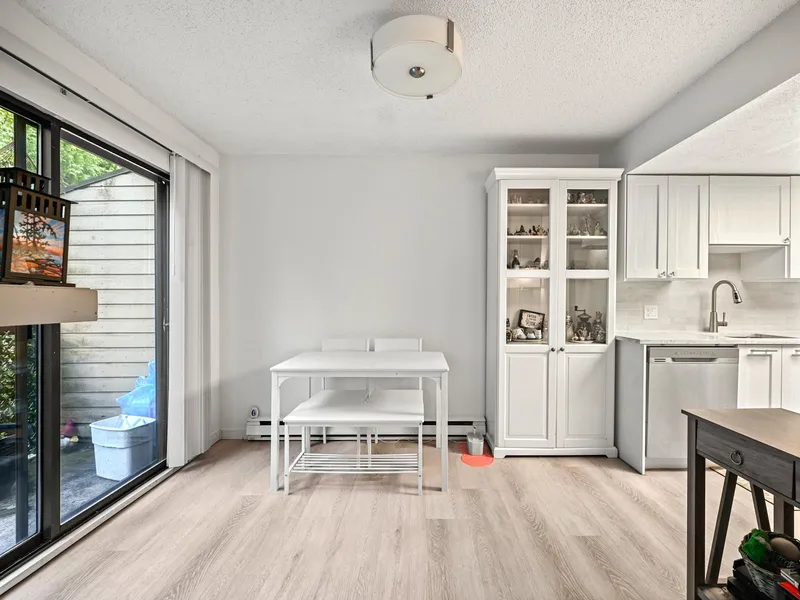 202 7095 133B STREET - photo 4 of 25