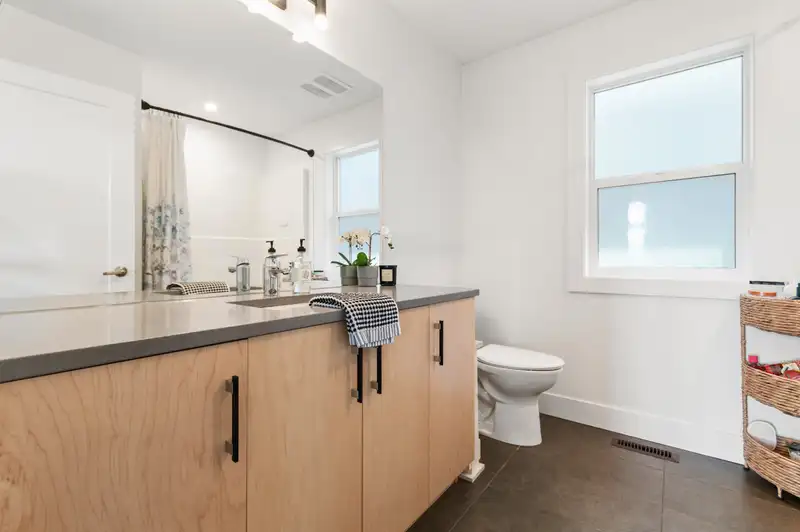 1 6262 REXFORD DRIVE - photo 4 of 38