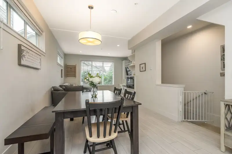 32 21150 76A AVENUE - photo 3 of 34