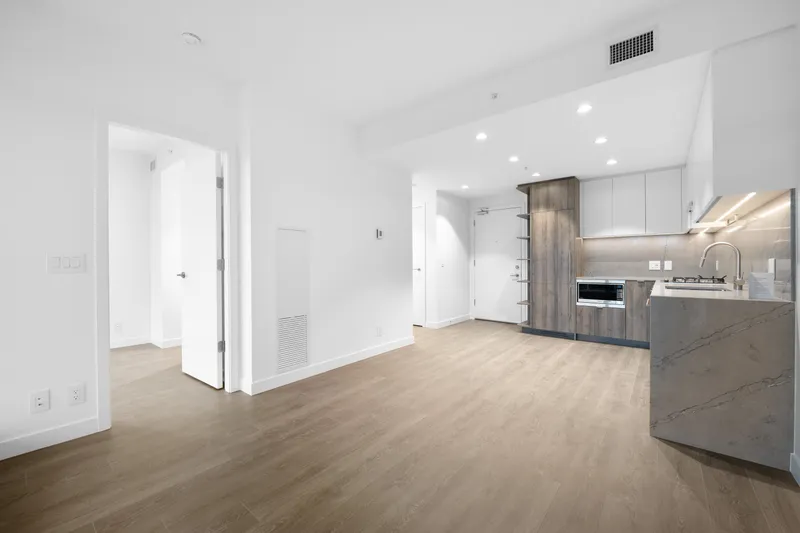 407 505 NELSON STREET - photo 4 of 8