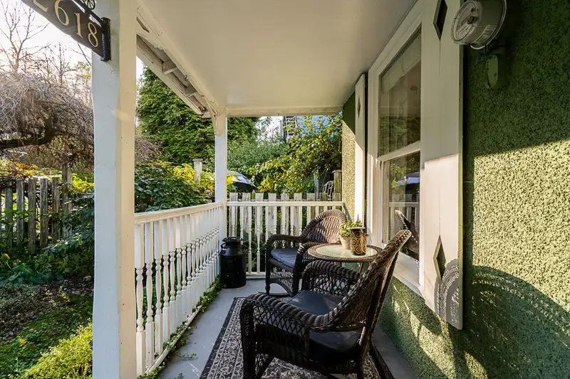 2618 HENRY STREET - photo 2 of 39