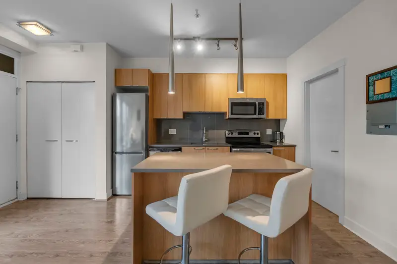 103 735 W 15TH STREET - photo 4 of 25