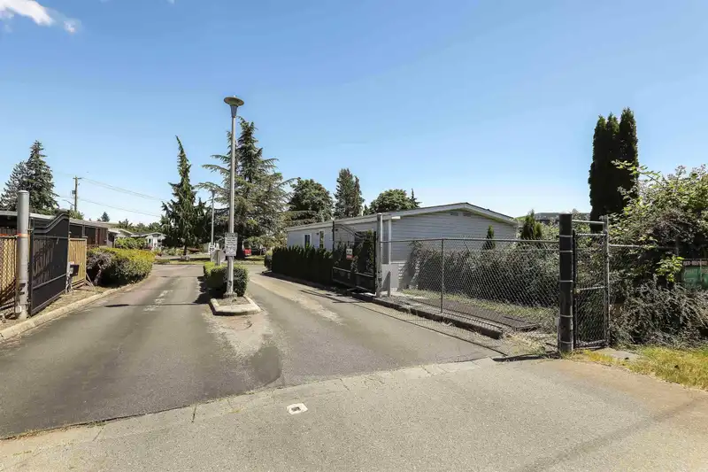 21 8670 156 STREET - photo 1 of 1