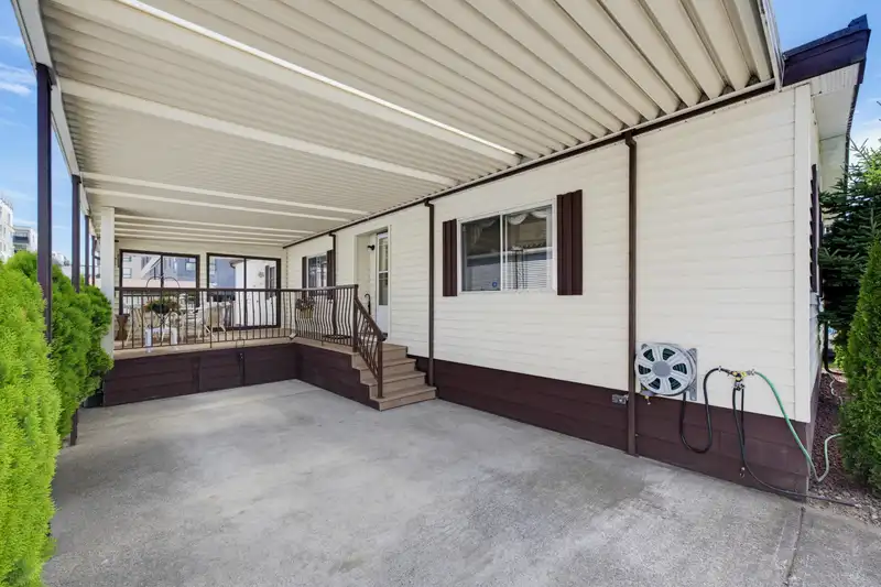 21 8670 156 STREET - photo 3 of 35