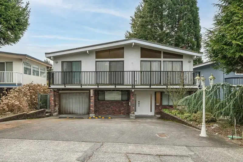 3108 E 62ND AVENUE - photo 1 of 37