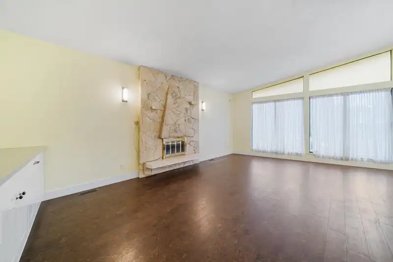 3108 E 62ND AVENUE - photo 3 of 37