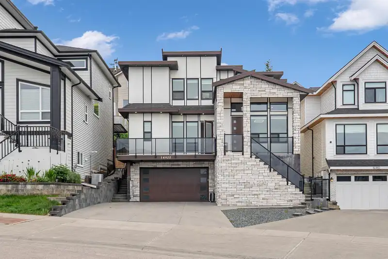 14922 62A AVENUE - photo 3 of 39