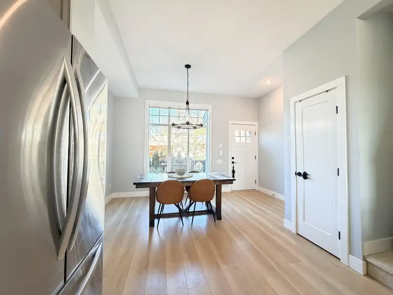 43 3552 VICTORIA DRIVE - photo 4 of 18