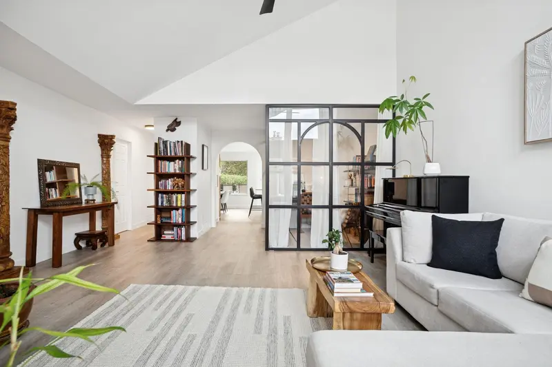 31 12880 RAILWAY AVENUE - photo 4 of 25