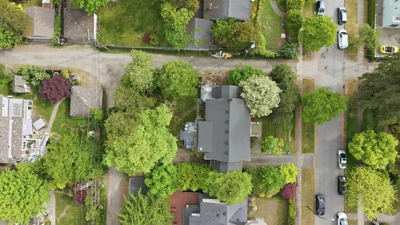 5662 LABURNUM STREET - photo 2 of 39