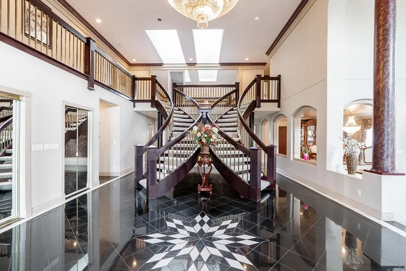 5658 124 STREET - photo 1 of 25