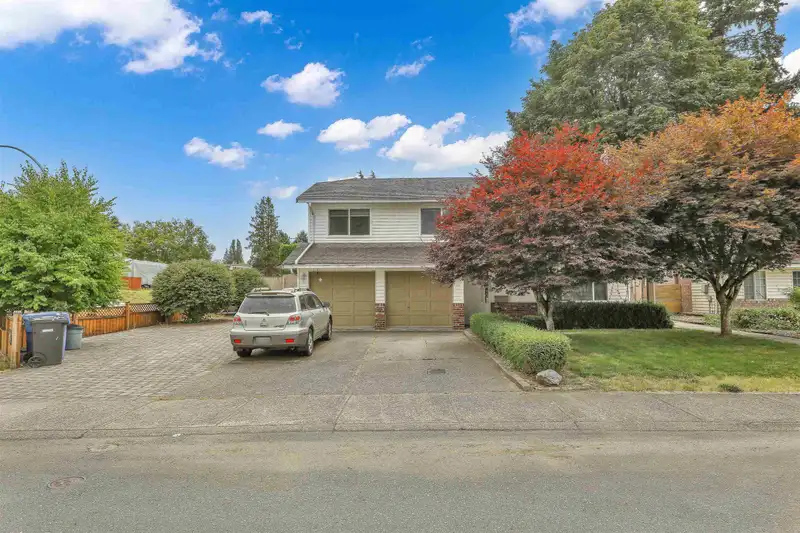 33234 MEADOWLANDS AVENUE - photo 3 of 40