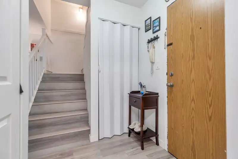 209 7144 133B STREET - photo 4 of 29